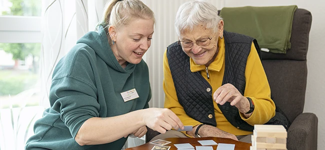 TherieFit bietet geriatrische Ergotherapie in Senioreneinrichtungen in Berlin & Brandenburg